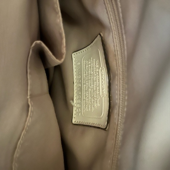 Coach, shoulder bag, fabric, and Patent leather - Picture 7 of 8